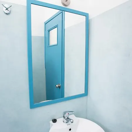 Delfini Hotell 2*