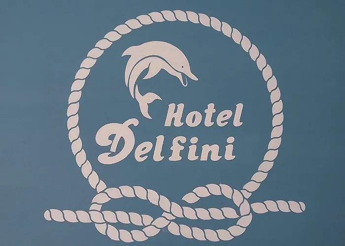 Delfini فندق 2*